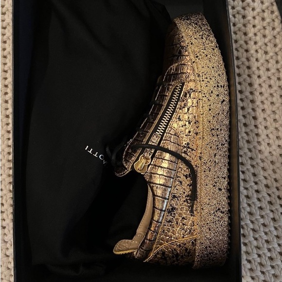 Giuseppe Zanotti, Size 10, Gold - Picture 4 of 6